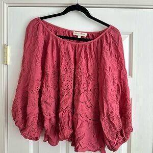 Women’s top with keyhole details